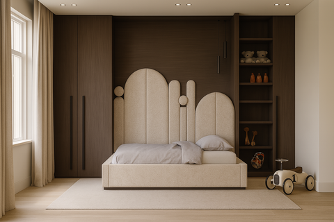 Luxe beige headboard op maat met organisch design voor kinderkamerinterieur